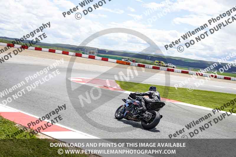 cadwell no limits trackday;cadwell park;cadwell park photographs;cadwell trackday photographs;enduro digital images;event digital images;eventdigitalimages;navarra;no limits trackdays;peter wileman photography;racing digital images;trackday digital images;trackday photos
